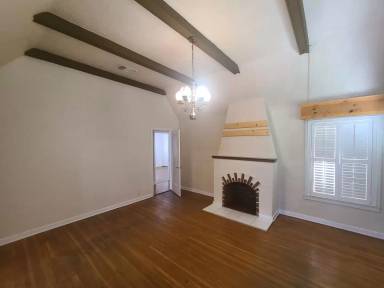 Main picture of 445 Rosemont St