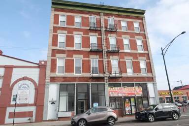 Main picture of 2620 W Cermak Rd