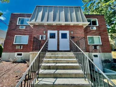Main picture of 124 Sycamore St
