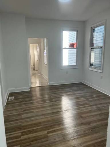 Main picture of 52 2nd St