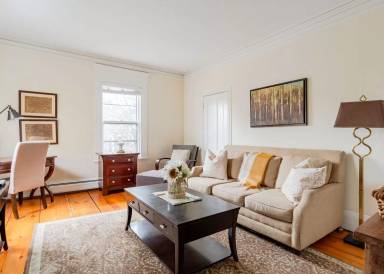 Main picture of 270 Brackett St