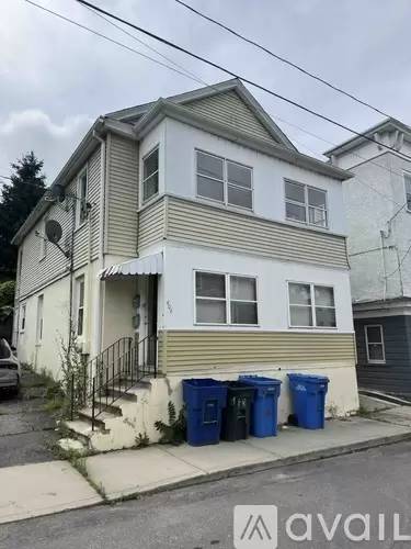 Main picture of 404 Congress Ave