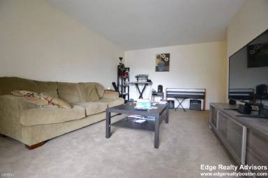 Main picture of 140 Kenrick St