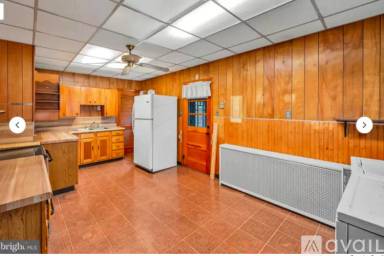 Main picture of 203 W Centre St