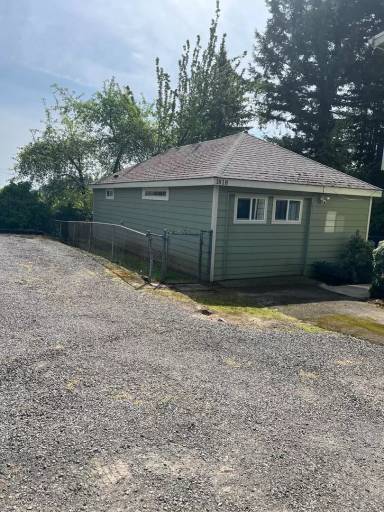 Main picture of 1820 SW 58th Ave