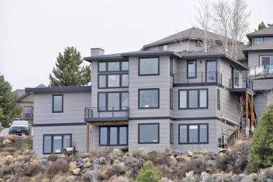 Main picture of 2580 NW Awbrey Point Cir