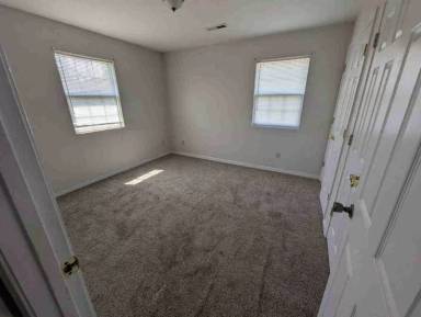 Main picture of 5784 Metropolis Lake Rd