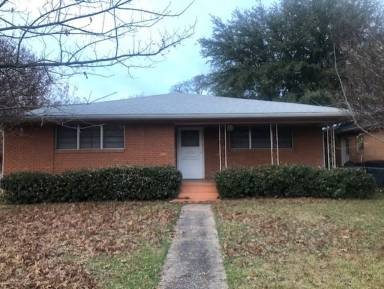Main picture of 901 W Morton St
