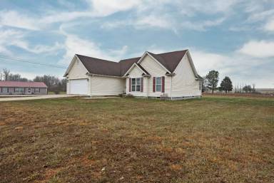 Main picture of 15 Goldenrod Dr