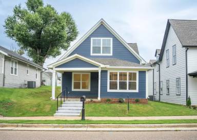 Main picture of 114 Campbell St