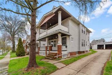 Main picture of 4225 W 49th St