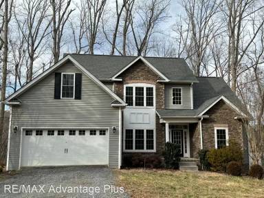 Main picture of 102 Lake Pointe Ct