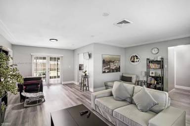 Main picture of 4350 NW 13th St