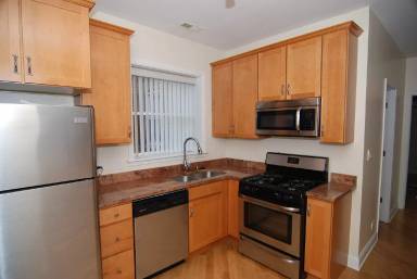 Main picture of 4652 N Saint Louis Ave