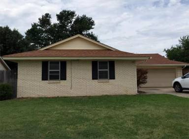 Main picture of 709-713 Eagle Dr