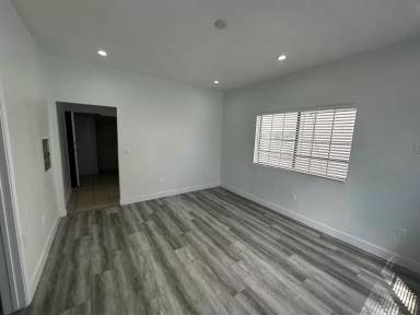 Main picture of 2221 Michigan Ave