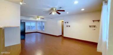 Main picture of 1021 NW 81st Ave
