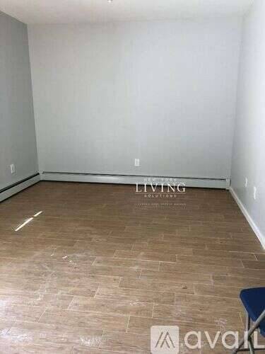 Main picture of 1948 Holland Ave