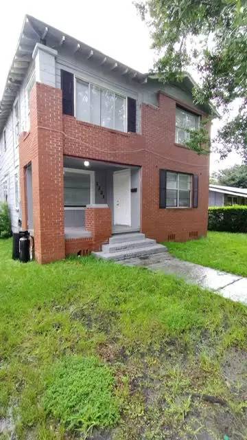 Main picture of 1221 W 12th St