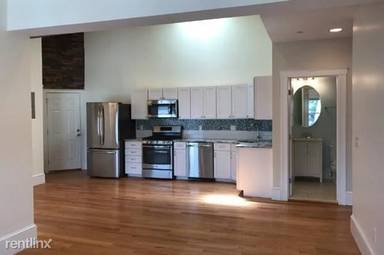Main picture of 20 Moraine St