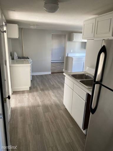 Main picture of 103 Pleasant St