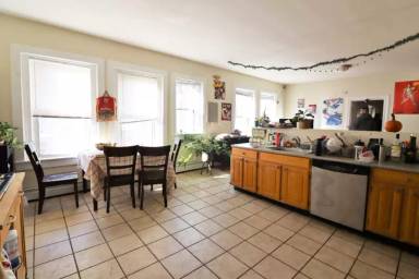 Main picture of 1292-94 Commonwealth Ave