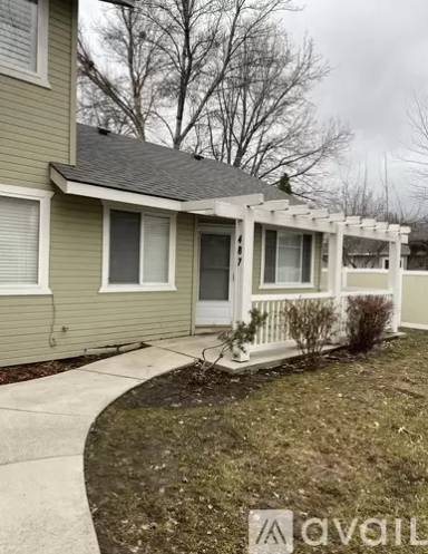 Main picture of 487 W State St