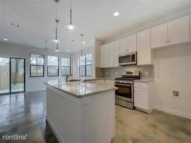 Main picture of 4702 Leslie Ave