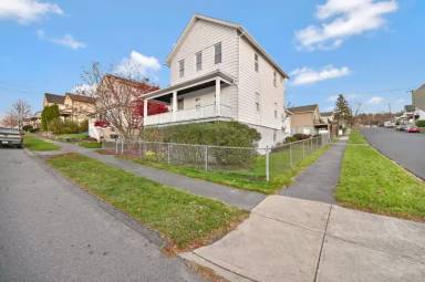 Main picture of 931 Crown Ave