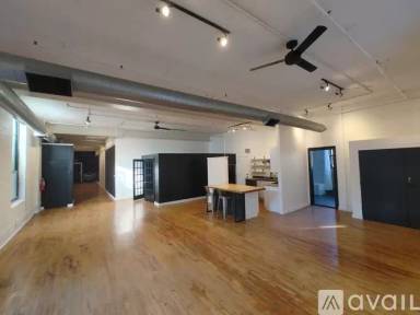 Main picture of 17 N Elizabeth St