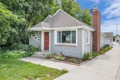Main picture of 6582 S Jefferson St