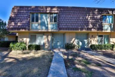 Main picture of 1615 E Newport Dr