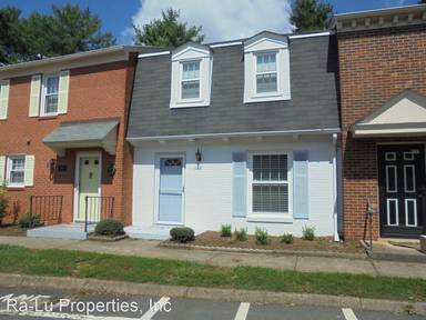 Main picture of 168 Charlestowne Cir