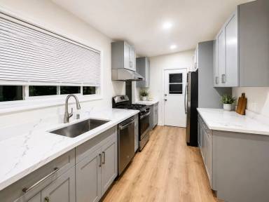 Main picture of 17048 Inyo St