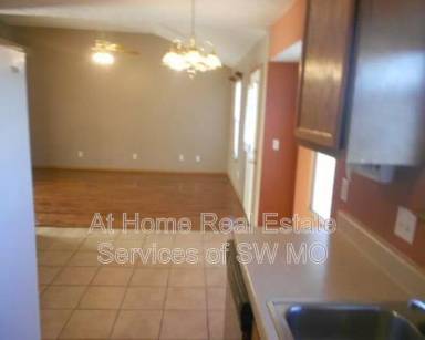 Main picture of 1122 N Ohara Ave