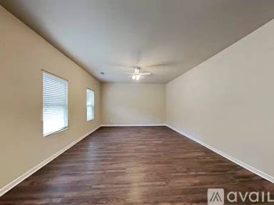 Main picture of 540 Riverstone Pkwy