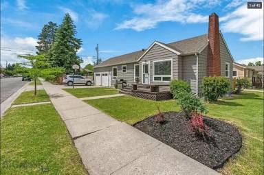 Main picture of 1301 W Story St