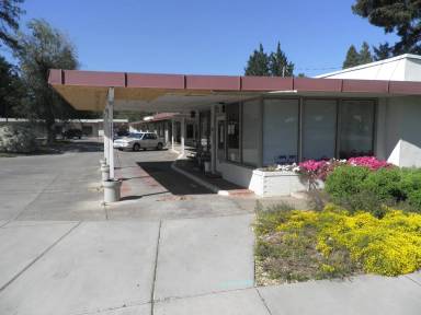 Main picture of 1400 Rogue River Hwy