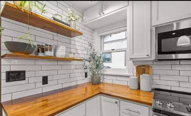 Main picture of 202 S 8th Ave