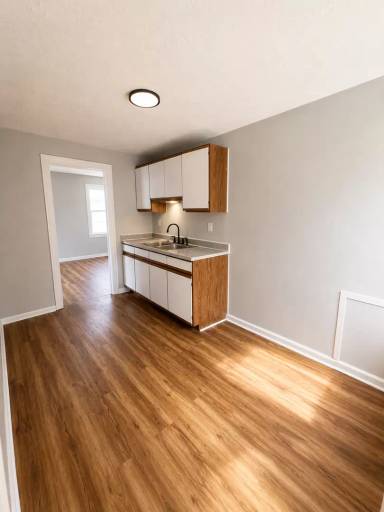 Main picture of 525 E 222nd St