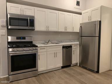 Main picture of 390 E 21st St