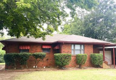 Main picture of 2910 NW 72nd St