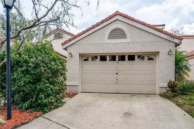 Main picture of 1030 Knoll Wood Ct