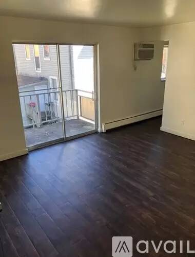 Main picture of 2642 Harrison Ave