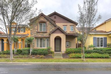 Main picture of 161 W Invitar Ln
