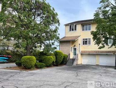 Main picture of 61 Seaview Ave