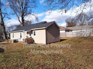 Main picture of 524 Railroad Dr NW