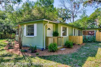 Main picture of 725 NW 33rd Ave