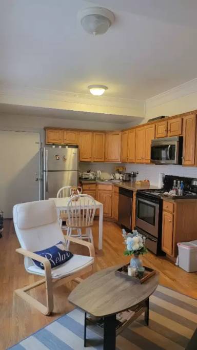 Main picture of 52 Whitney Ave