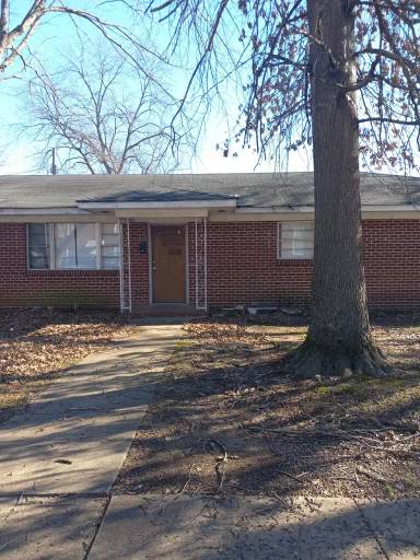 Main picture of 16 Th Ave